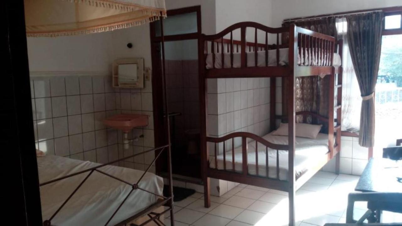 Mojokerto Wisma & Kantin Amanda מראה חיצוני תמונה